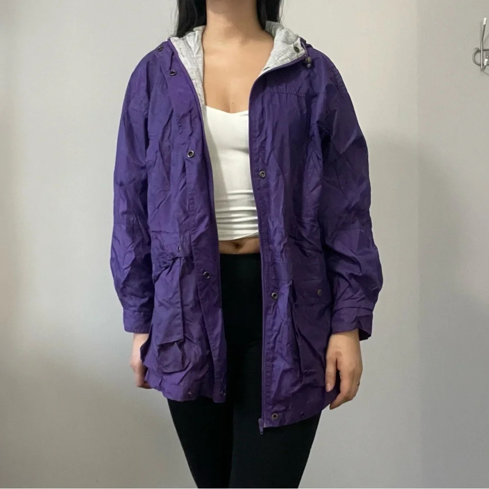 π Embrace the Vintage Vibes: Purple Windbreaker Coat - Size Unknown π¬οΈ - Picture 3 of 13